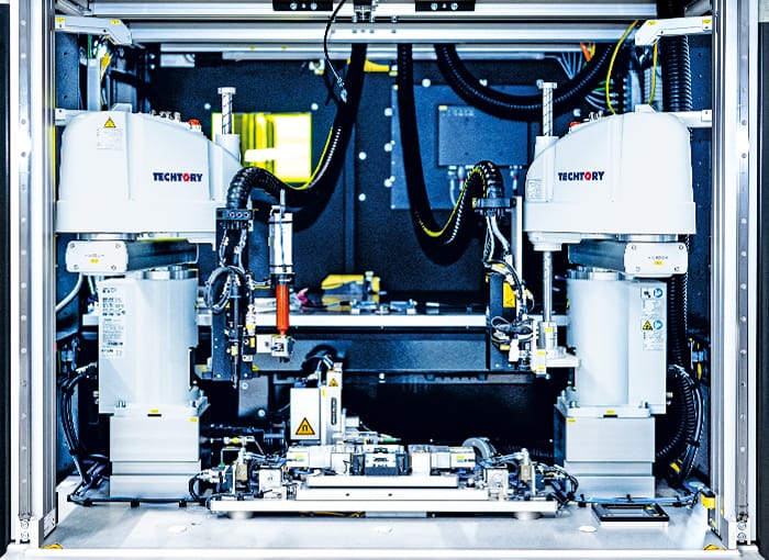 Prüfanlage mit Kamerasystemen und Scara-Robotern